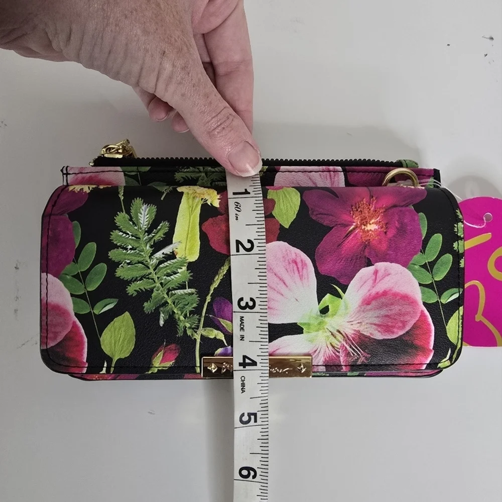 NWT Betsey Johnson Black Floral Faux Leather Bifold Wallet